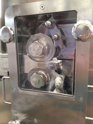 ماشین آلات دانه بندی خشک با ظرفیت بالا 100 کیلوگرم / دسته ای غلتکی فشرده ساز دارویی
